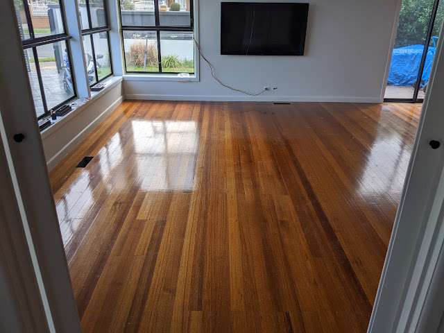 White-stained Tasmanian Oak project photo 3