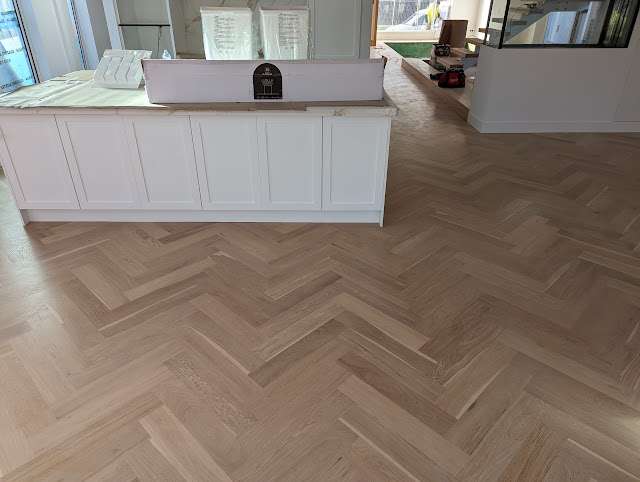 Whitewashed Oak Herringbone project photo 12